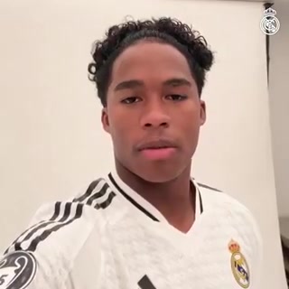 恩德里克向皇马球迷问好：很高兴在伯纳乌亮相，Hala Madrid！