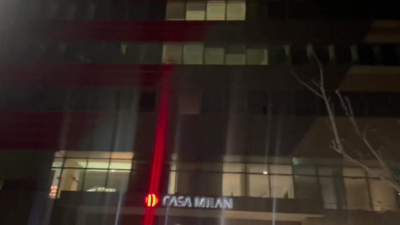 跟队记者：处理塔雷米的转会，米兰高层午夜十二点仍在总部工作！